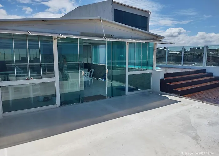 Casa Com Piscina À Beira Mar.